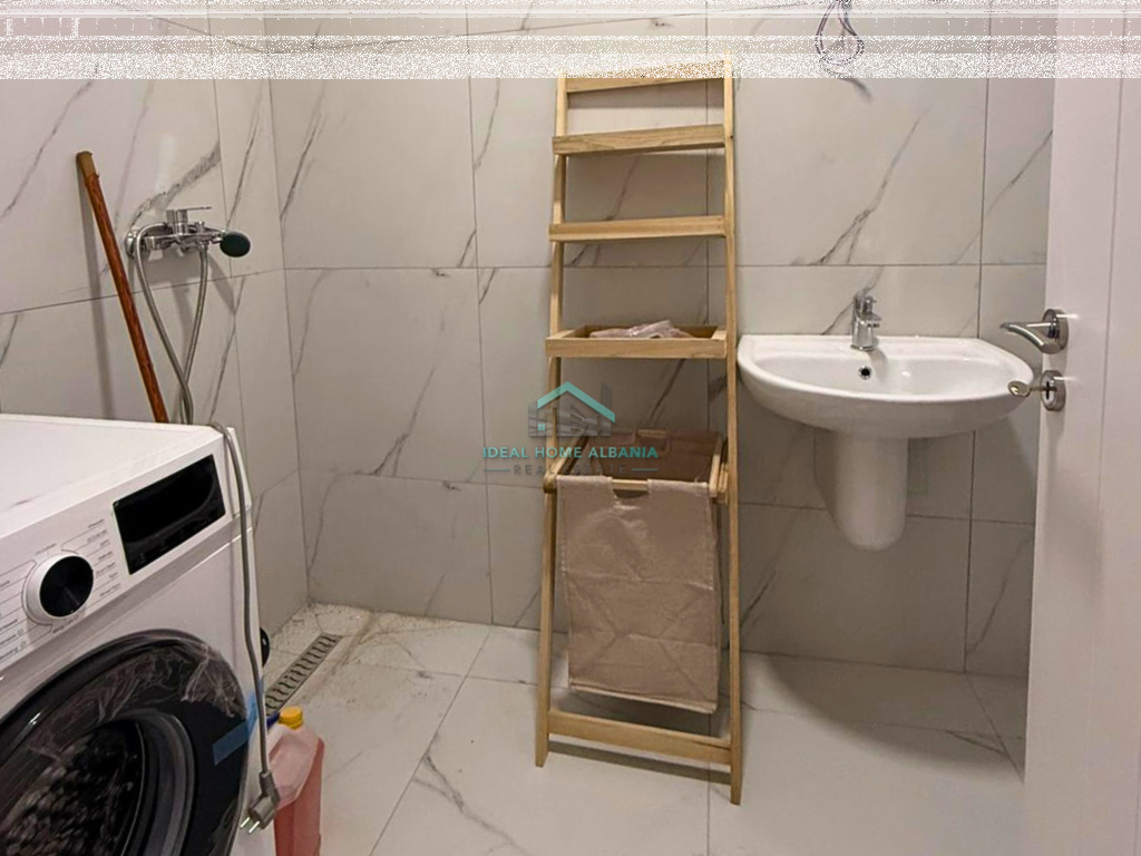 APPARTAMENTO IN AFFITTO – LUNGOMARE, VLORA