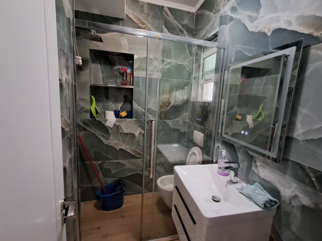 🏡 Jepet me qira apartament 2+1 në qendër të Durrësit, pranë Muzeumit