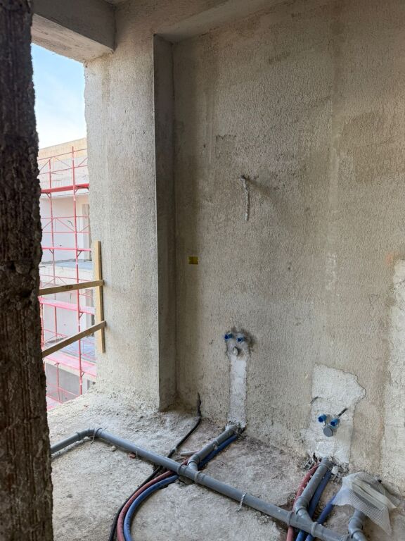 Shitet apartament 2+1 + 2 tualete në RiverSide Residence.