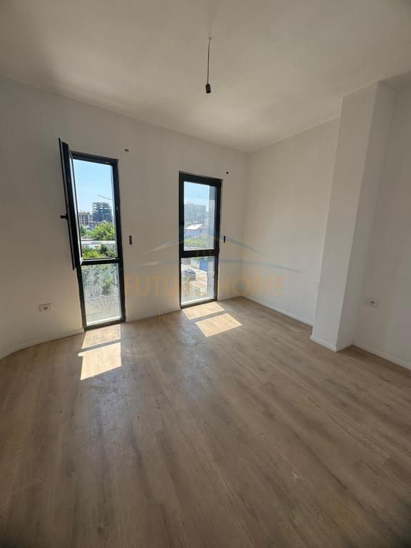 🌿 Oasis Residence – 2+1+2 i Bollshëm dhe me Parket te Unaza e Re! 🌿