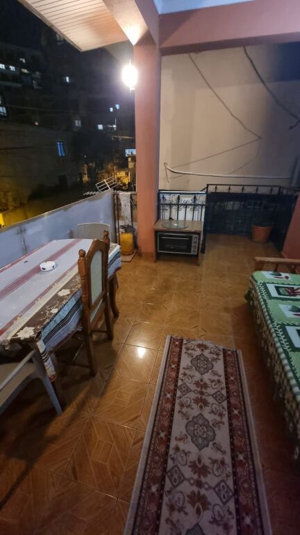 Jepet me qira apartament 2+1 ,Ish parku afer Deliorgjit  ,500 mijë lekë/muaj