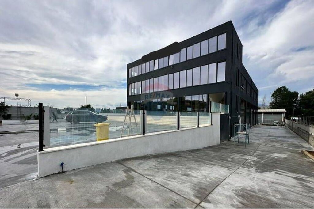 Locale commerciale in affitto