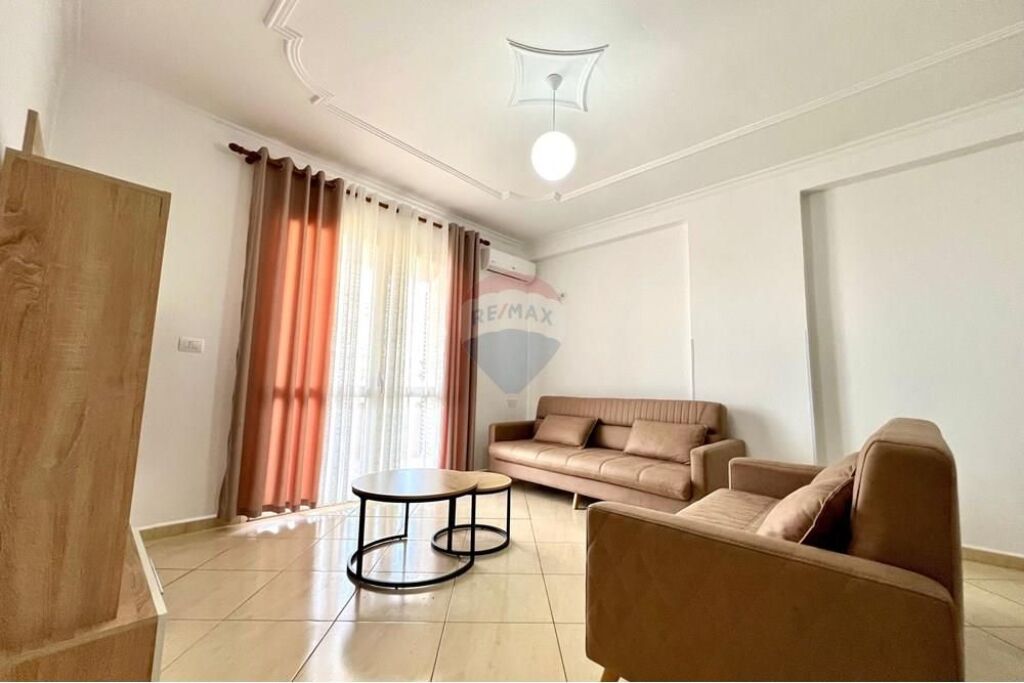 Apartament 2+1 me qera ,prane Kishes Orthodhokese,Vlore
