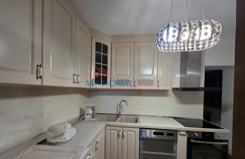 Apartamenti 4+1+2 me qira tek Rruga Mine Peza Tirane