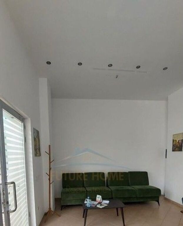 Qira, Ambient Biznesi, Bulevardi Zogu I, Tiranë