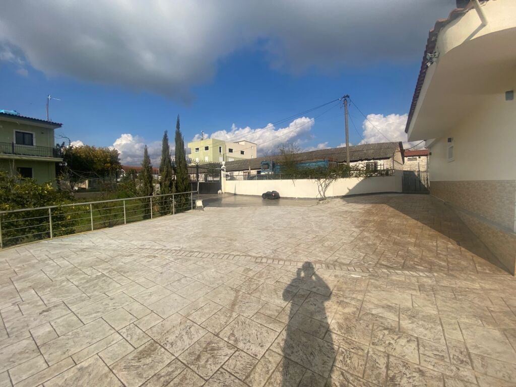 Shitet Banesa Private