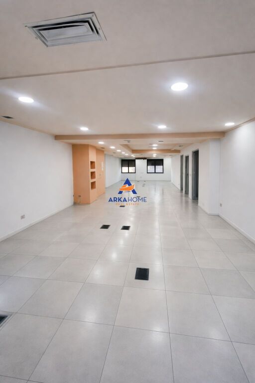 JEPET AMBIENT ZYRE ME QERA 820M2 "RRUGA KAVAJES , PERBALL DELIJORGJIT" 10.000 EURO