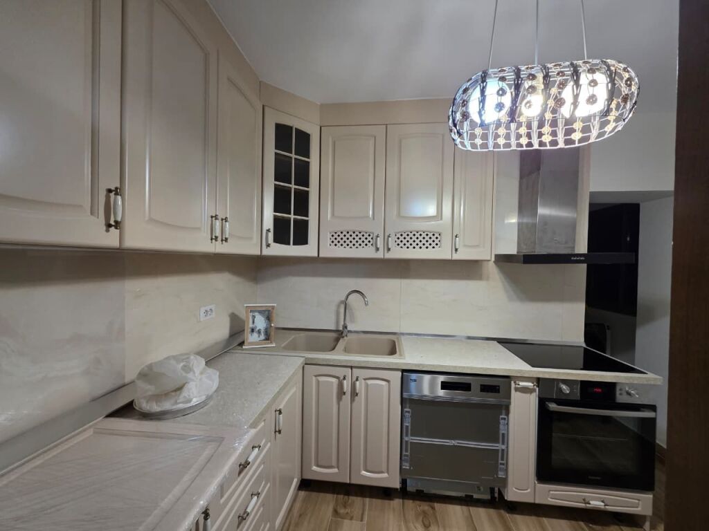 Mine Peza Street, near Qemal Stafa School, a 4+1+2 apartment, furnished, is for rent. 1,500Euro     