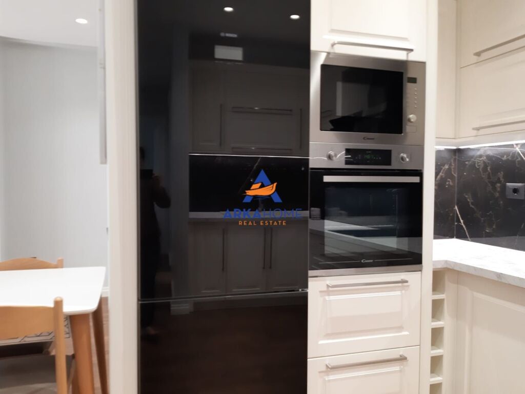 JEPET APARTMENT ME QERA 2+1+BALLKON "KOPESHTI BOTANIK" 850 EURO