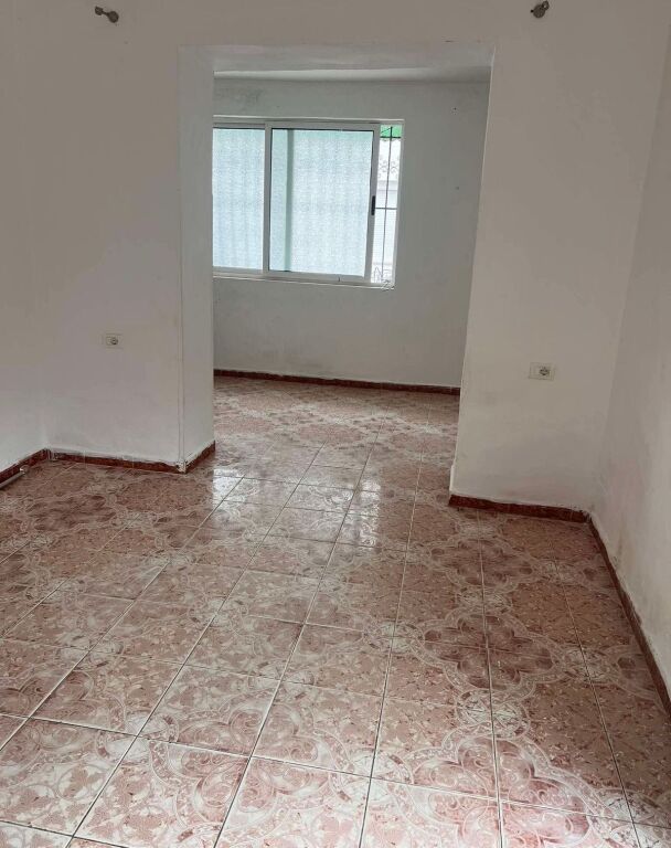 Apartment 1+1 for sale near the United School!