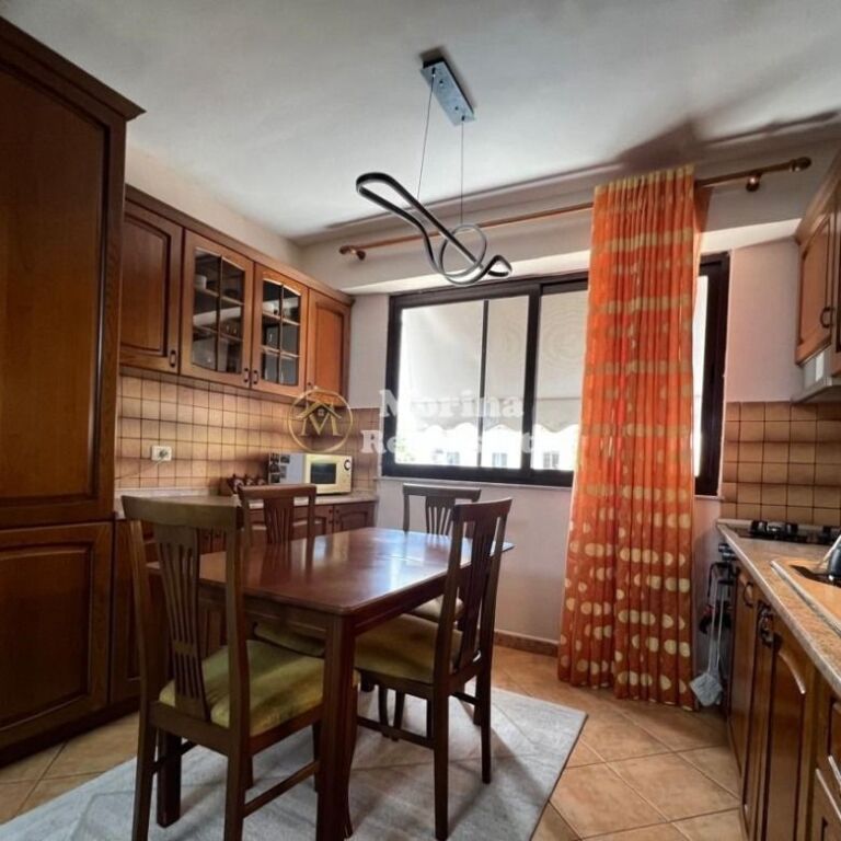 Qera | Apartament 2 + 1 | Rruga Myslym Shyri | 700 €/muaj