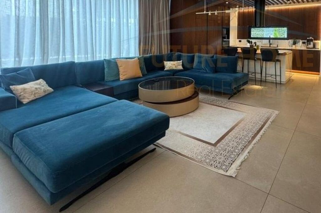 Shitet, Vilë e Bashkangjitur, "San Pietro Residence", Gjiri I Lalëzit