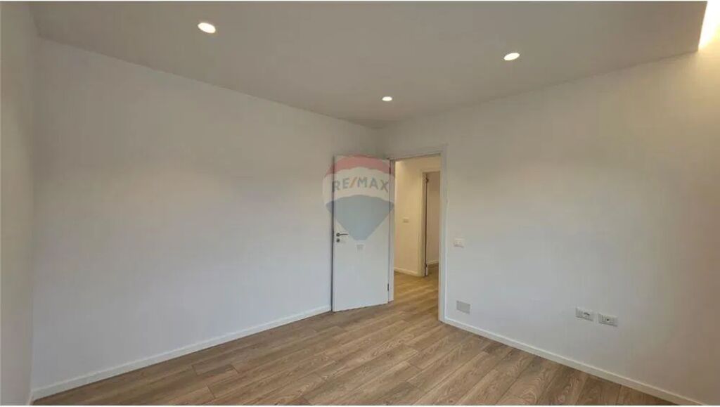 Apartament ne shitje 2+1+2 , Rr. Zenel Murra