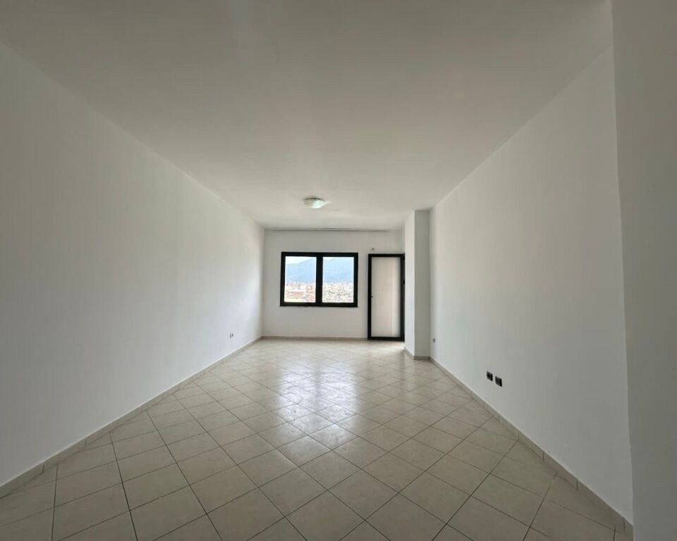 1+1/Shitje 📍Yzberisht 📌110 000€