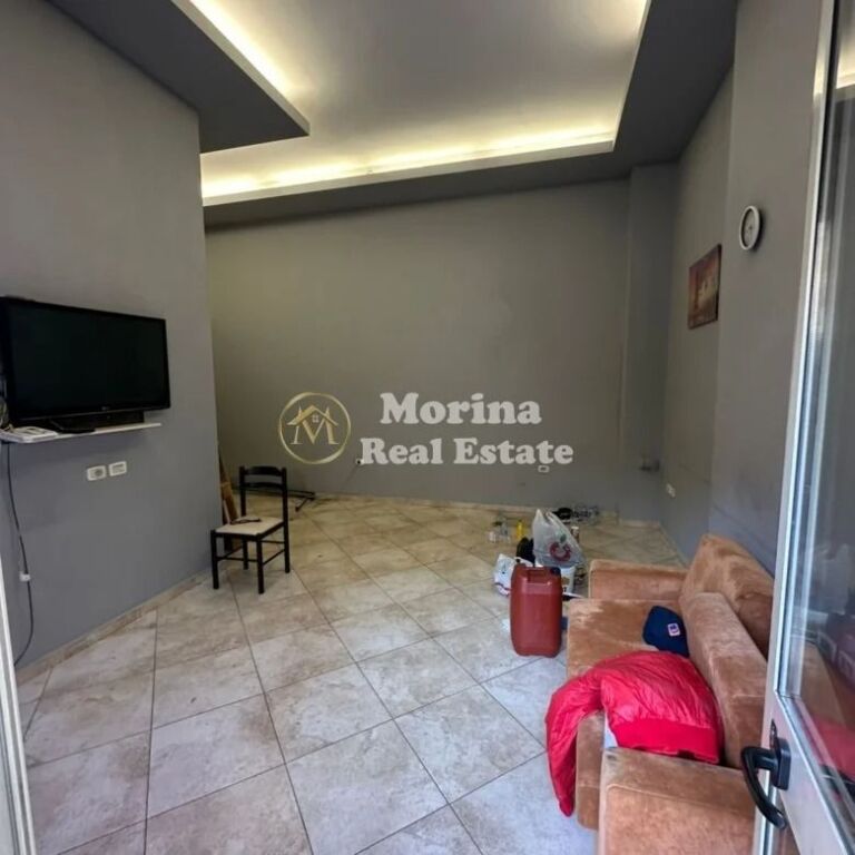 Qera | Ambjent Biznesi | Rruga e Dibrës | 300 €/muaj