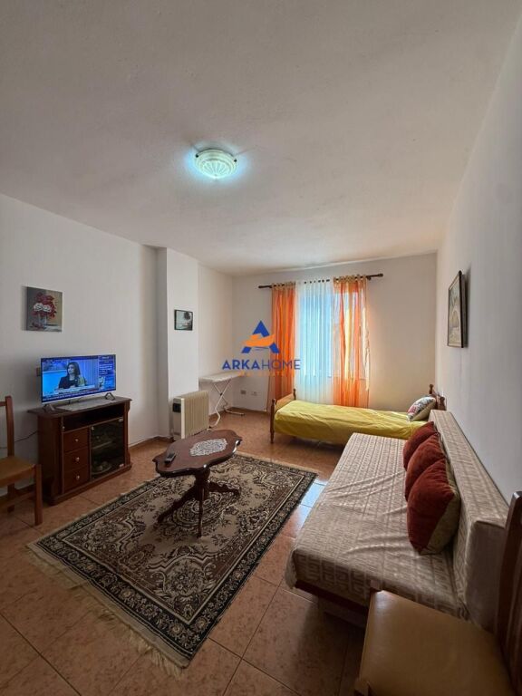 JEPET ME QERA APARTAMENT 1+1+BALLKON "PRANE LULISHTES,KOMUNA E PARISIT" 50000 LEKE