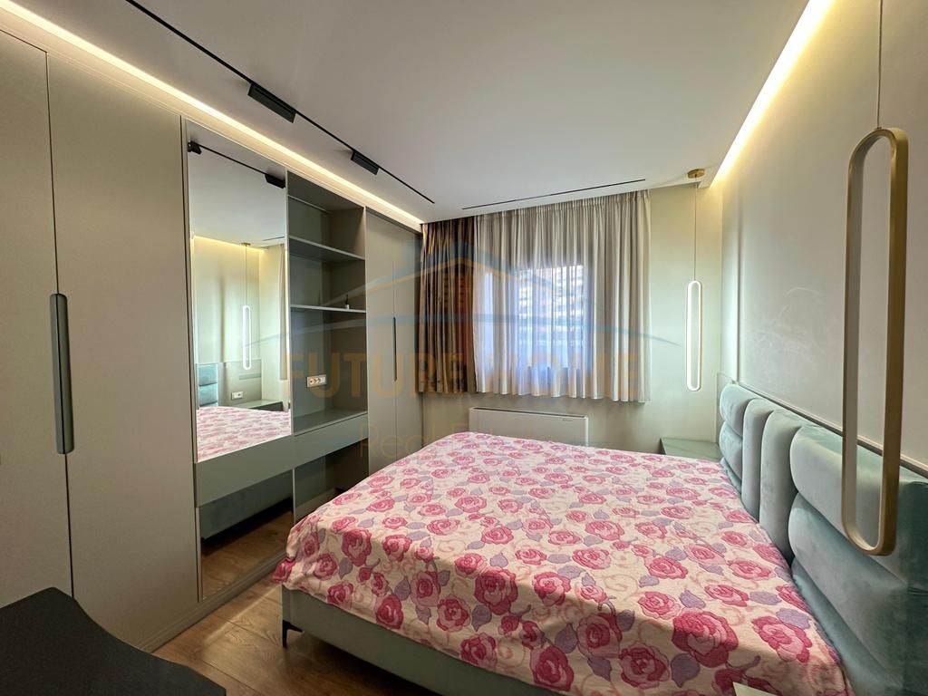 Affitto, Appartamento 2+1+2, Palazzo con Freccia, Tirana