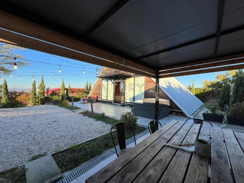 VILE ALPINE DRURI ME JACUZZI PER QERA NE SHKALLNUR DURRES !