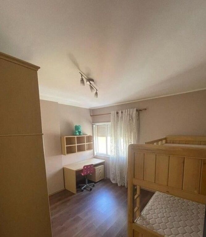 APARTAMENT 3+1 ME QERA TE KOPSHTI BOTANIK!