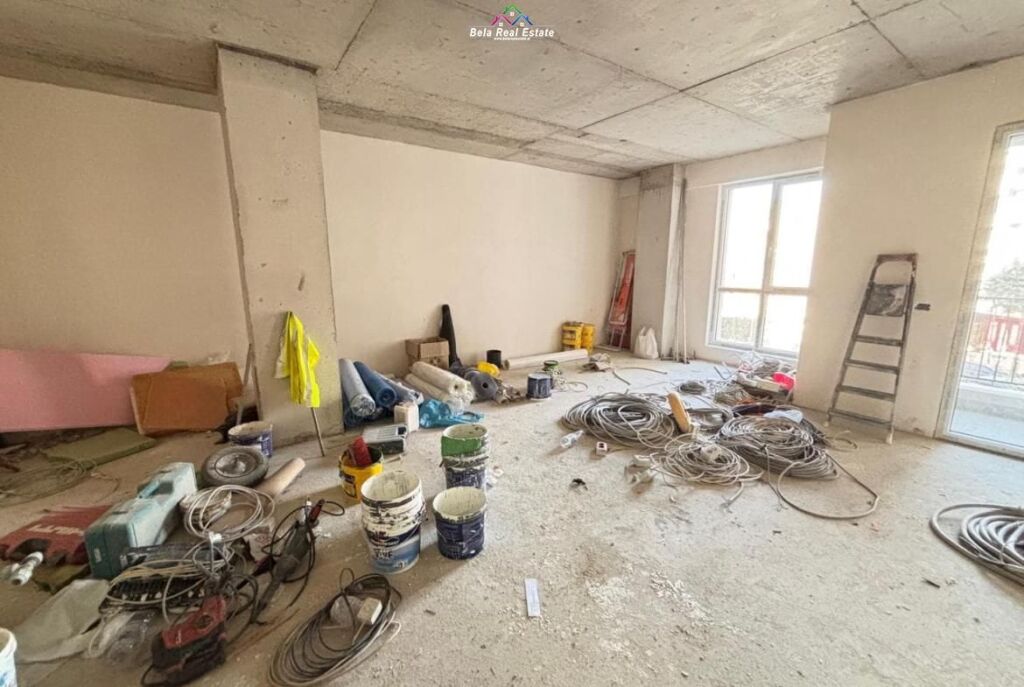 Ufficio in affitto presso il Comune di Parigi (ID BZ2854) Tirana.