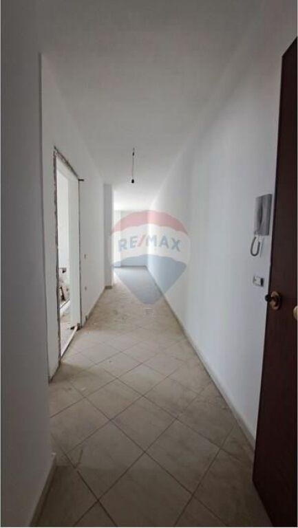 Apartament 1+1 ne shitje,ne Bulevard,Ismail Qemali,Vlore