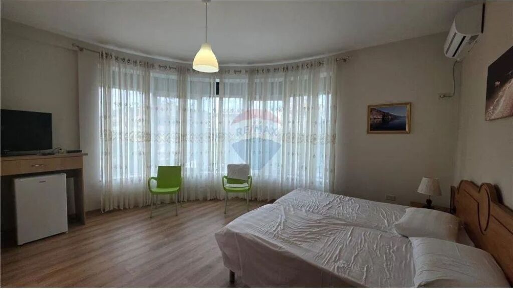 🏡 Vilë 3-Katëshe për Shitje – Pozicion Strategjik në Vlorë