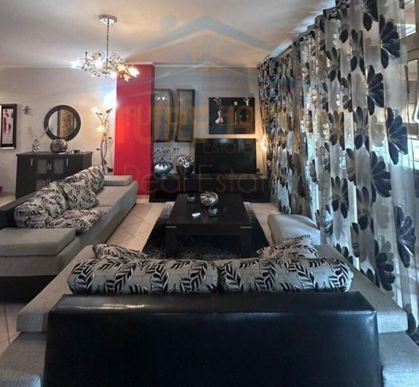 Qira, Apartament 2+1(i konvertuar), Rruga e Barrikadave, Tiranë