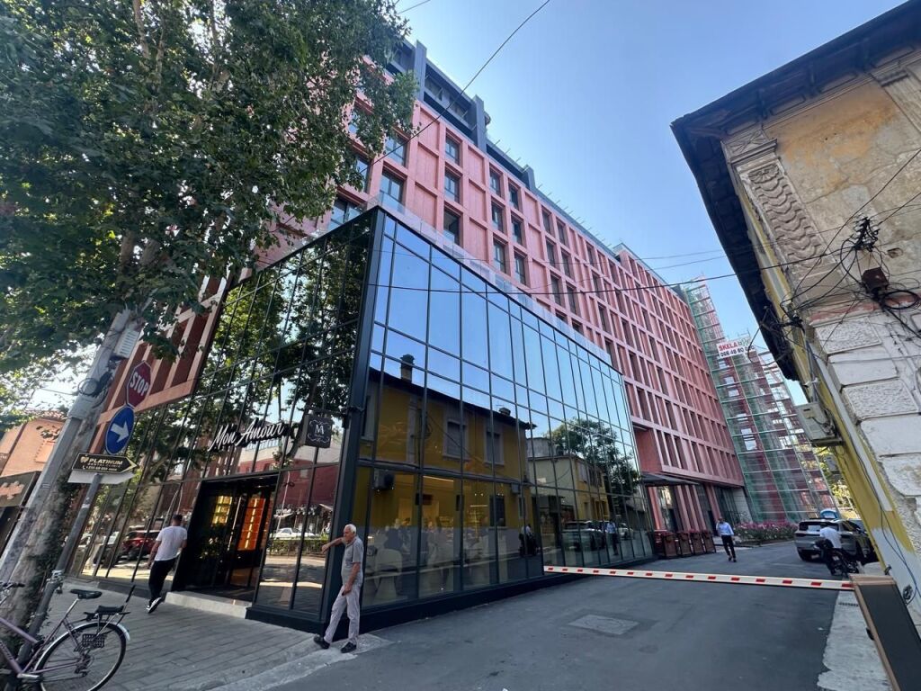 Shop for sale on floor 0 in the "Roma" Gallery on Kavaja Street.