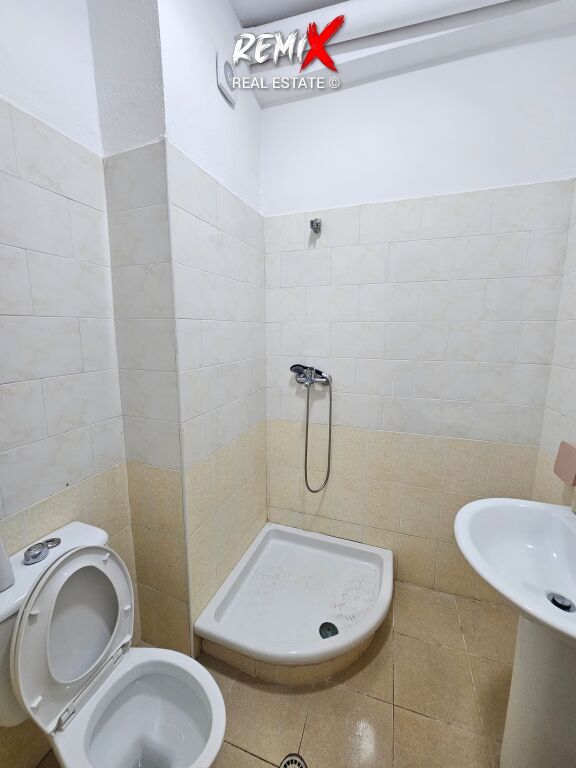 GARSONIERE PER SHITJE PRANË HOTEL ADRIATIK, PLAZH – DURRËS