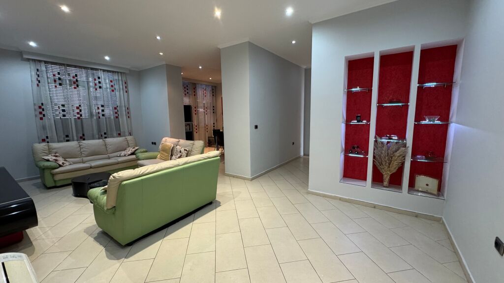 Apartament ne qender tirane