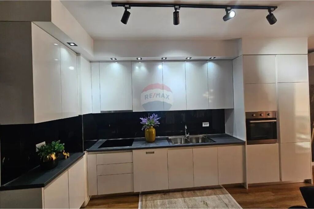 Jepet me qira apartament luksoz tek 21 Dhjetori