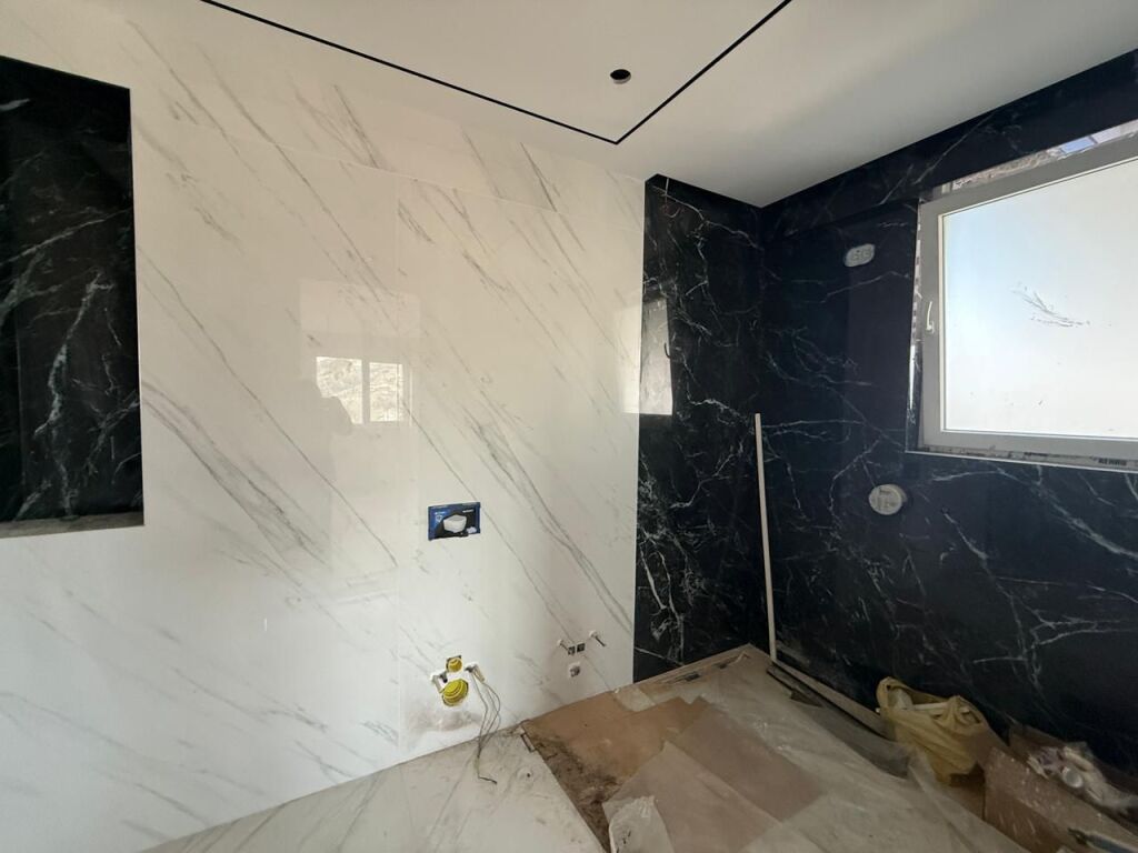 PENTHOUSE 3+1 +3 POSTE PARKIMI PER SHITJE TEK LIQENI I THATE