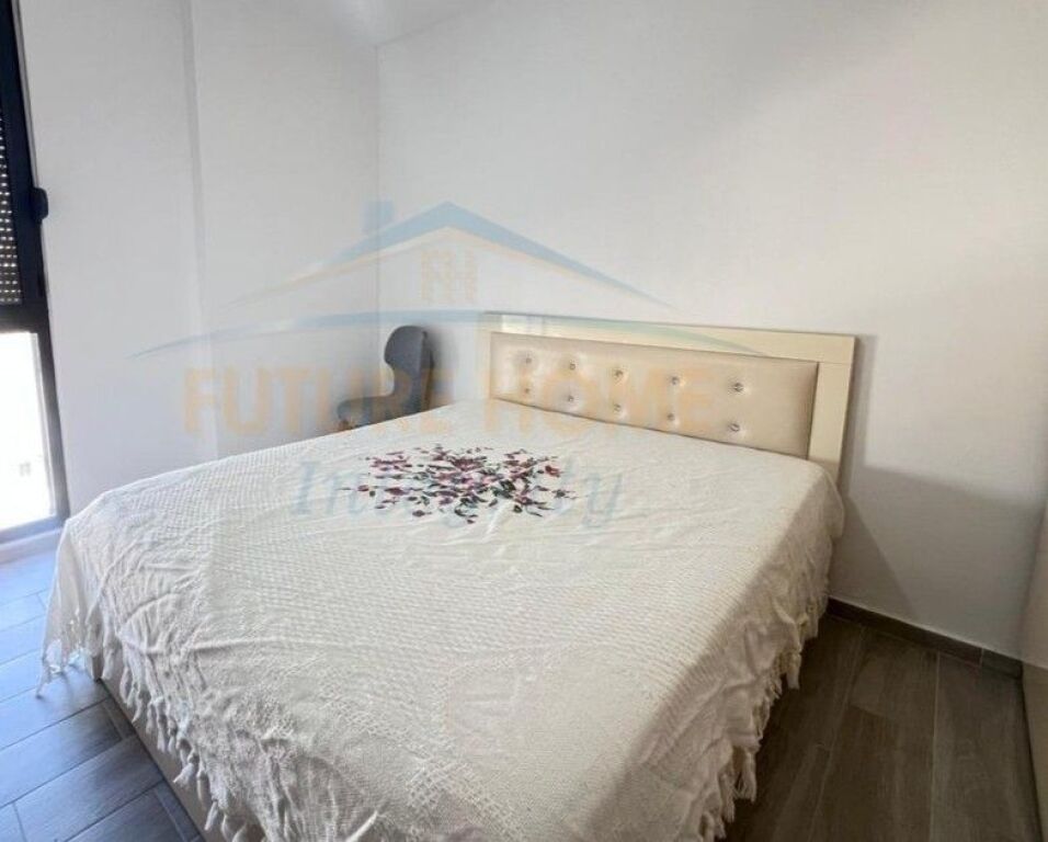 Rent, Apartment 3+1+2, 5 Maji Street, Tirana.