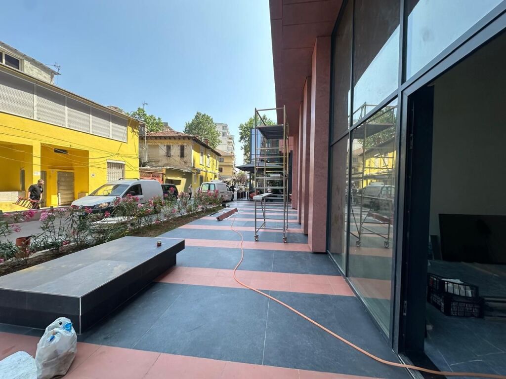 Shop for sale on floor 0 in the "Roma" Gallery on Kavaja Street.