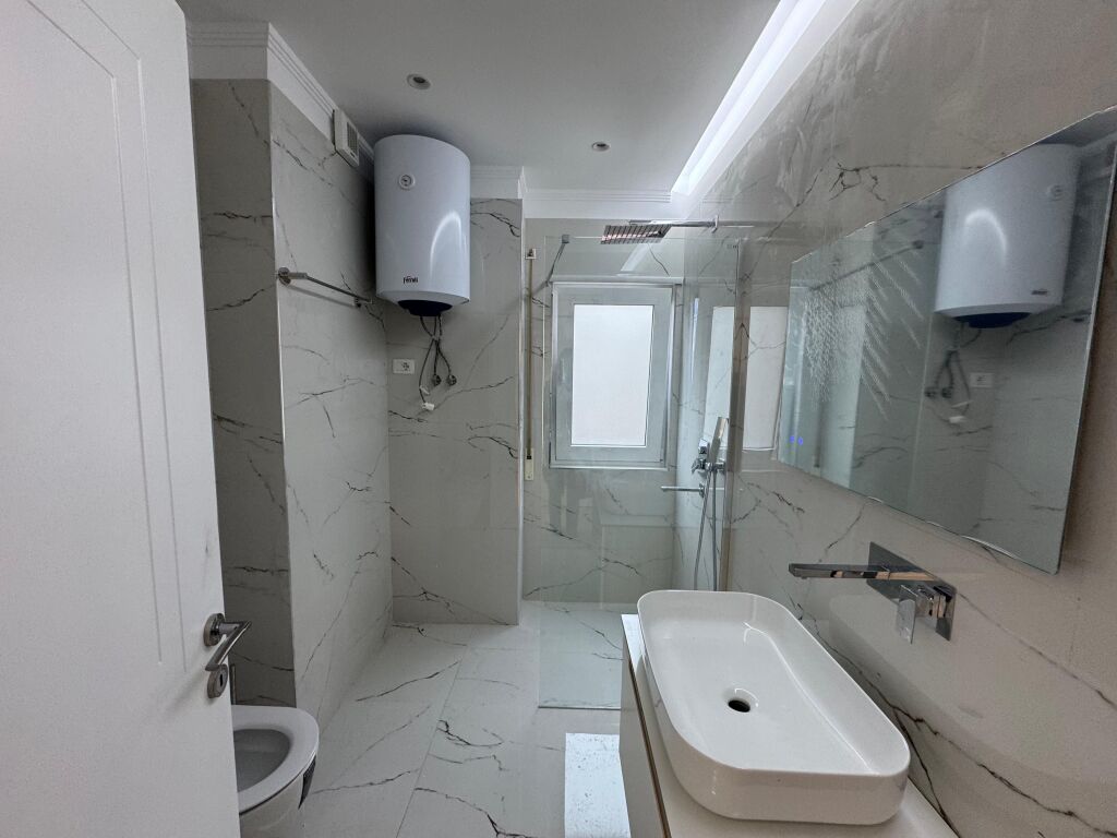 Jepet me qera 2+1 Rruga Him Kolli