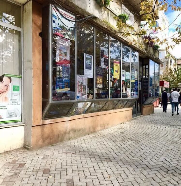 VENDESI APPARTAMENTO 1+1 A BLOK VICINO ALLA LIBRERIA UNIVERSITARIA