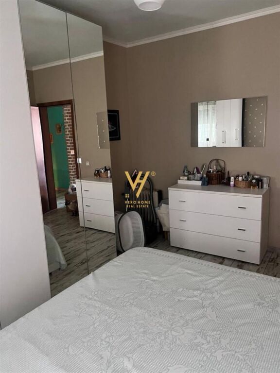 APPARTAMENTO 2+1+BLK IN AFFITTO ALLA COMUNE DI PARIGI 750 EURO