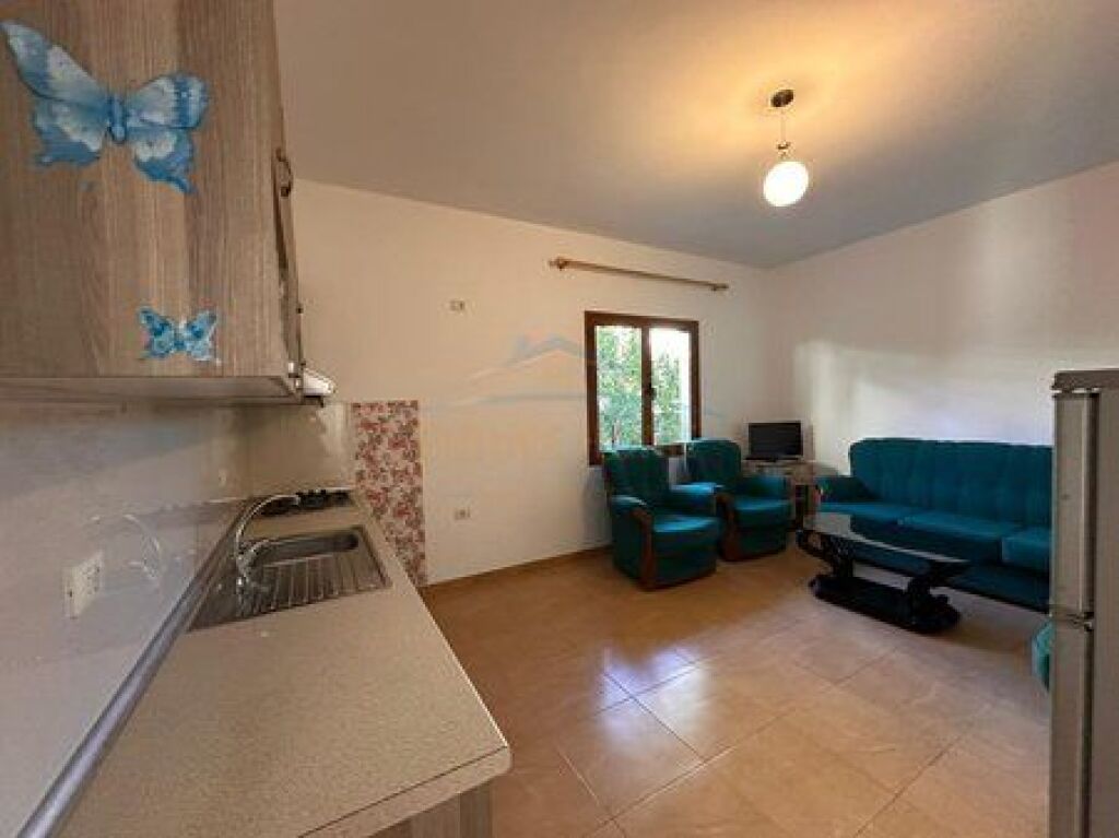 Qera , Shtëpi Private 1+1, Rruga Halim Rakipi , Vlore