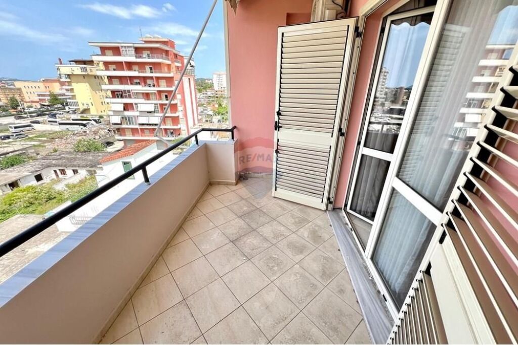 Apartament 2+1 me qera ,prane Kishes Orthodhokese,Vlore