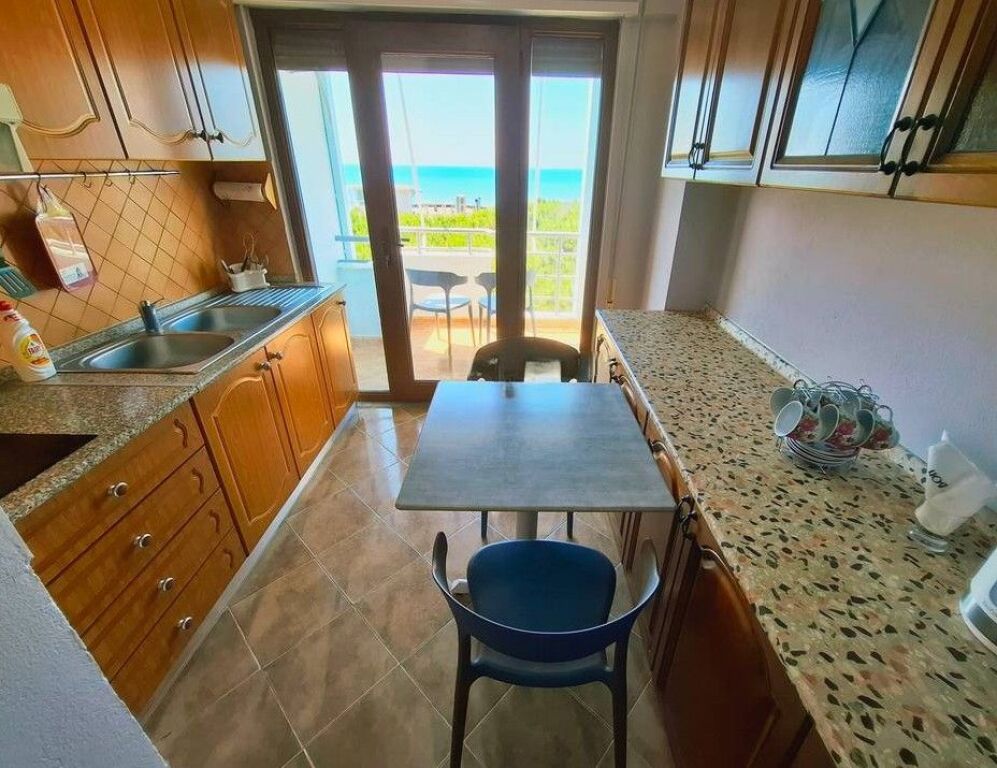 Shitet apartament 2+1 tek Mali i Robit Durres!