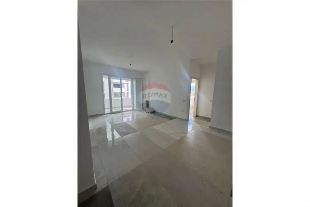Shitet Apartament 2+1+2 tek Pallatet e Verdha