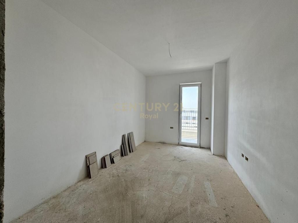 SHESIM APARTAMENT 2+1+2 TEK UNIVERS CITY 112,000 € Sip. Totale  110m2