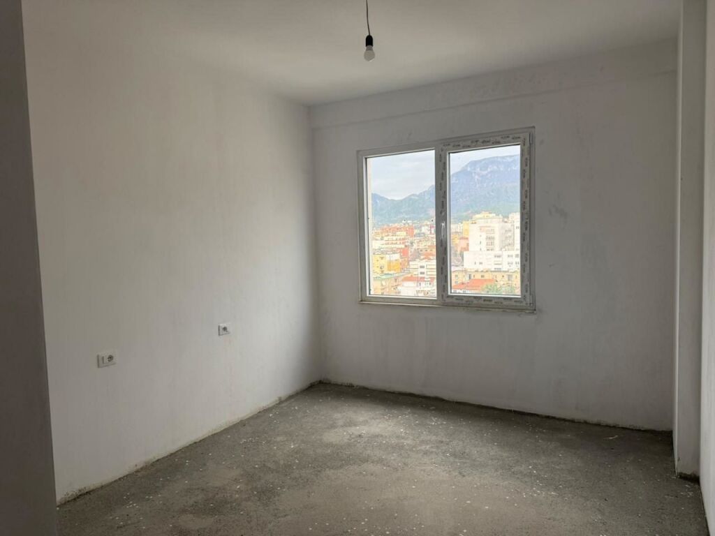 APARTAMENT NE SHITJE 2+1+2 NE XHAMLLIK , XHAMLLIK