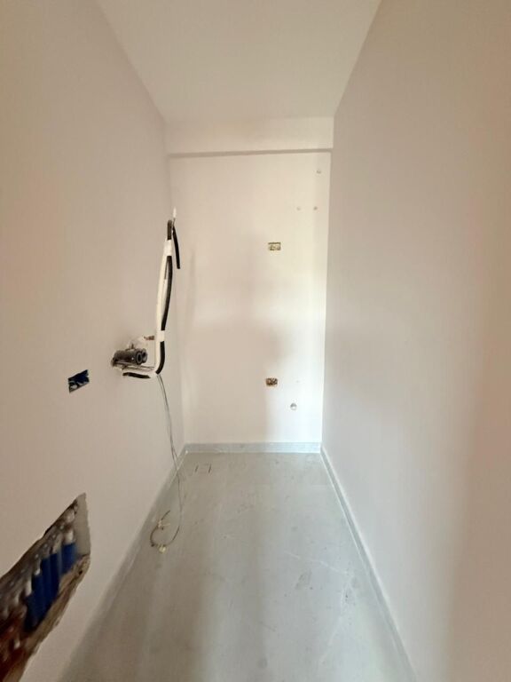 PENTHOUSE 3+1 +3 POSTE PARKIMI PER SHITJE TEK LIQENI I THATE