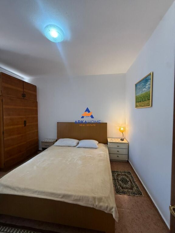 JEPET ME QERA APARTAMENT 1+1+BALLKON "PRANE LULISHTES,KOMUNA E PARISIT" 50000 LEKE