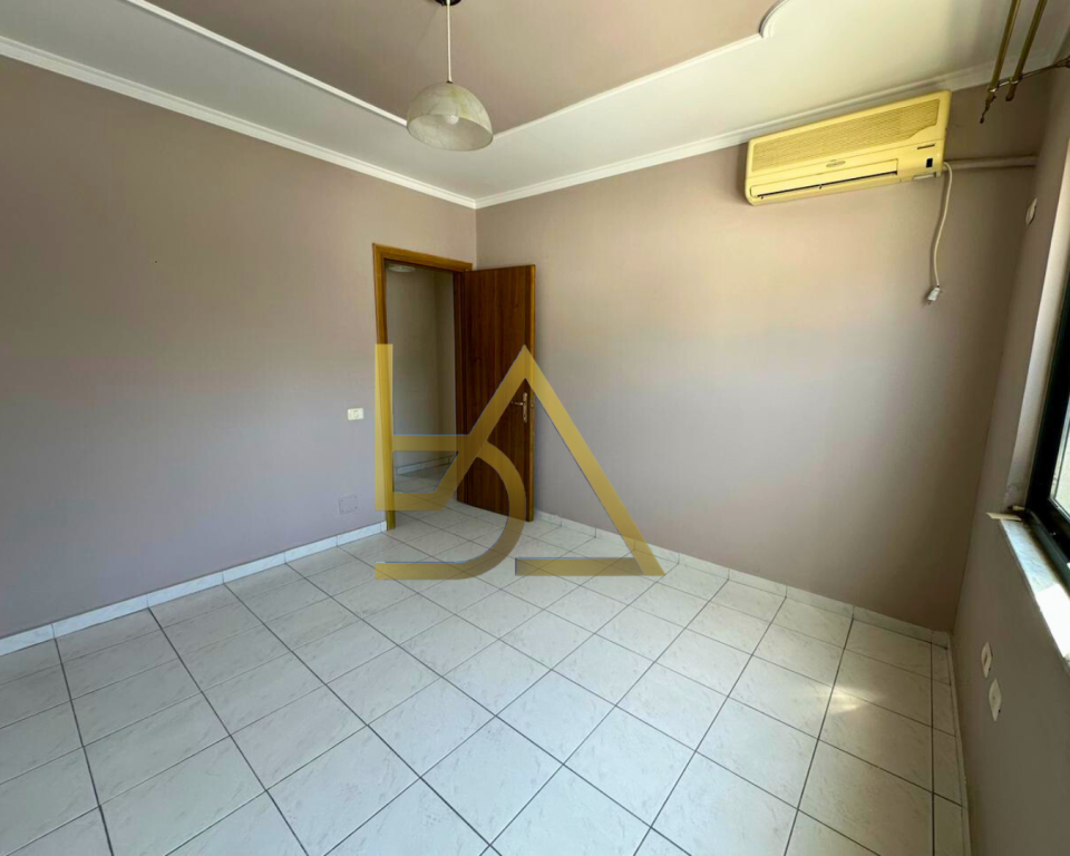 Shitet Apartament – Vorë