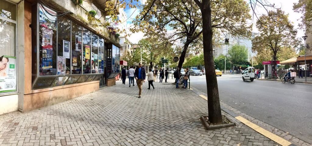 VENDESI APPARTAMENTO 1+1 A BLOK VICINO ALLA LIBRERIA UNIVERSITARIA