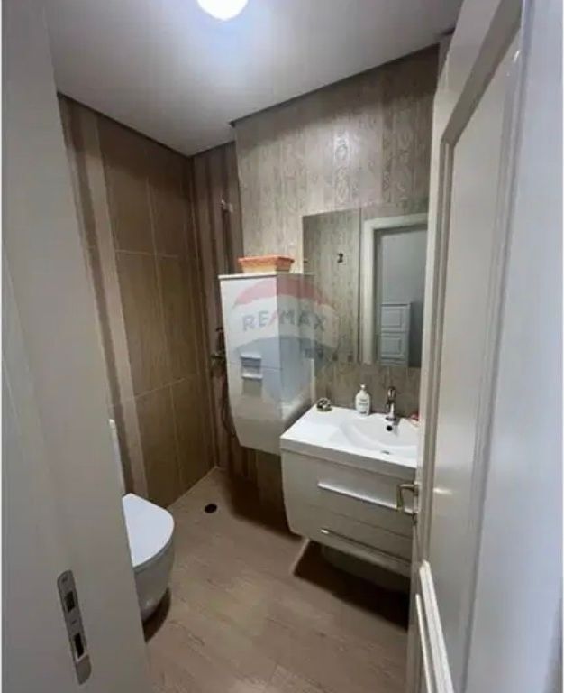 Apartament - Për Shitje - Liqeni i Tiranës, Tiranë