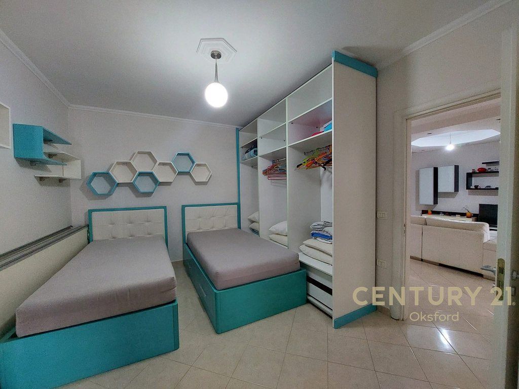 Shitet Apartament 2+1 + Garazh i Mbyllur për 2 Makina . Astir 193,000 € Sip. Totale  105m2