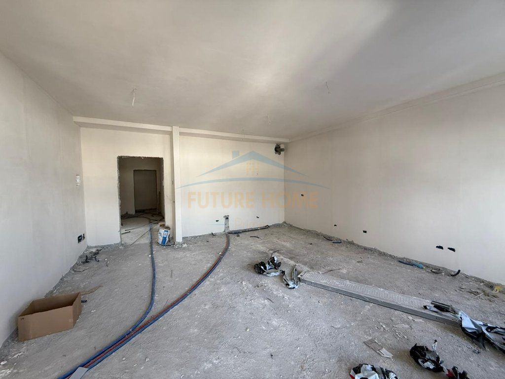 Shitet , Apartament 3+1+2 , Porcelan , Tirane